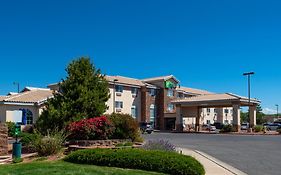 Holiday Inn Express & Suites Farmington Bloomfield By Ihg